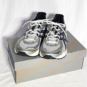 Asics 1140 Gel Black Dolphin Lightning NWOT